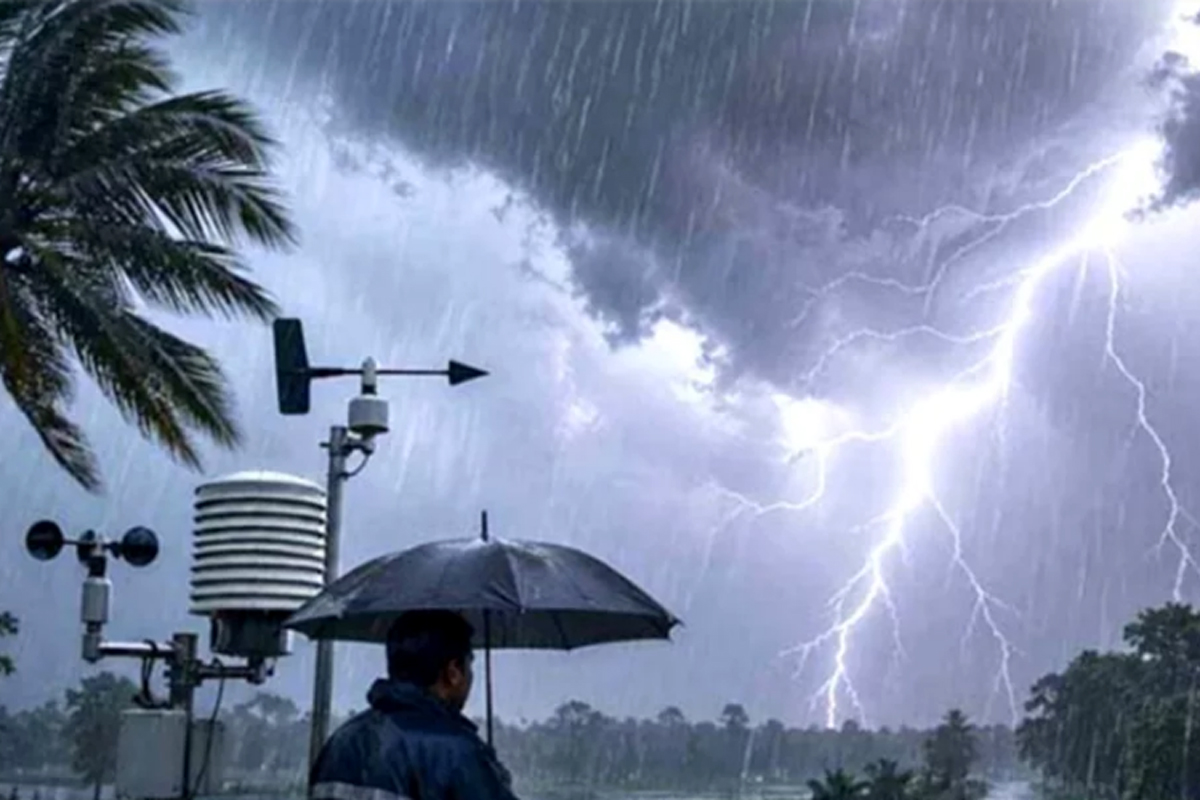 দুপুরের মধ্যেই ১০ অঞ্চলে কালবৈশাখীর হানা: নদীবন্দরে সতর্কসংকেত