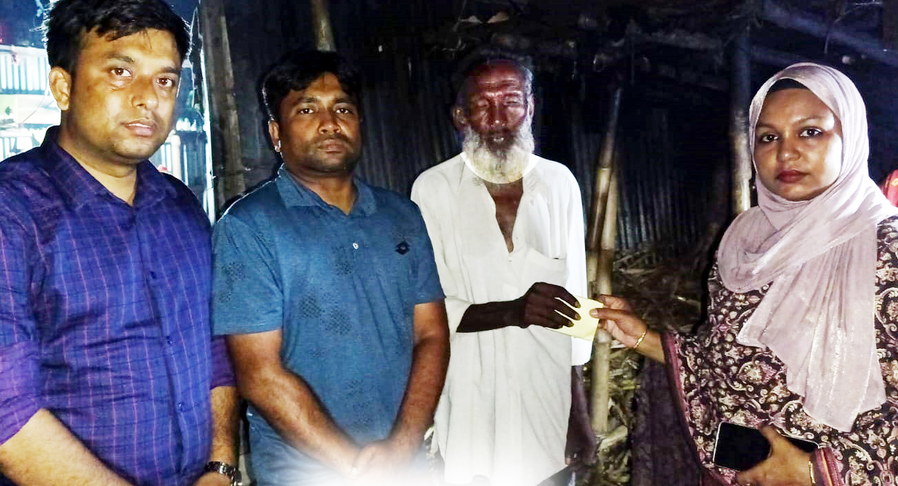 রাতের আধাঁরে দরিদ্র ভ্যানচালকের দুয়ারে ঈদ উপহার নিয়ে হাজির ইউএনও ফাহমিদা আফরোজ