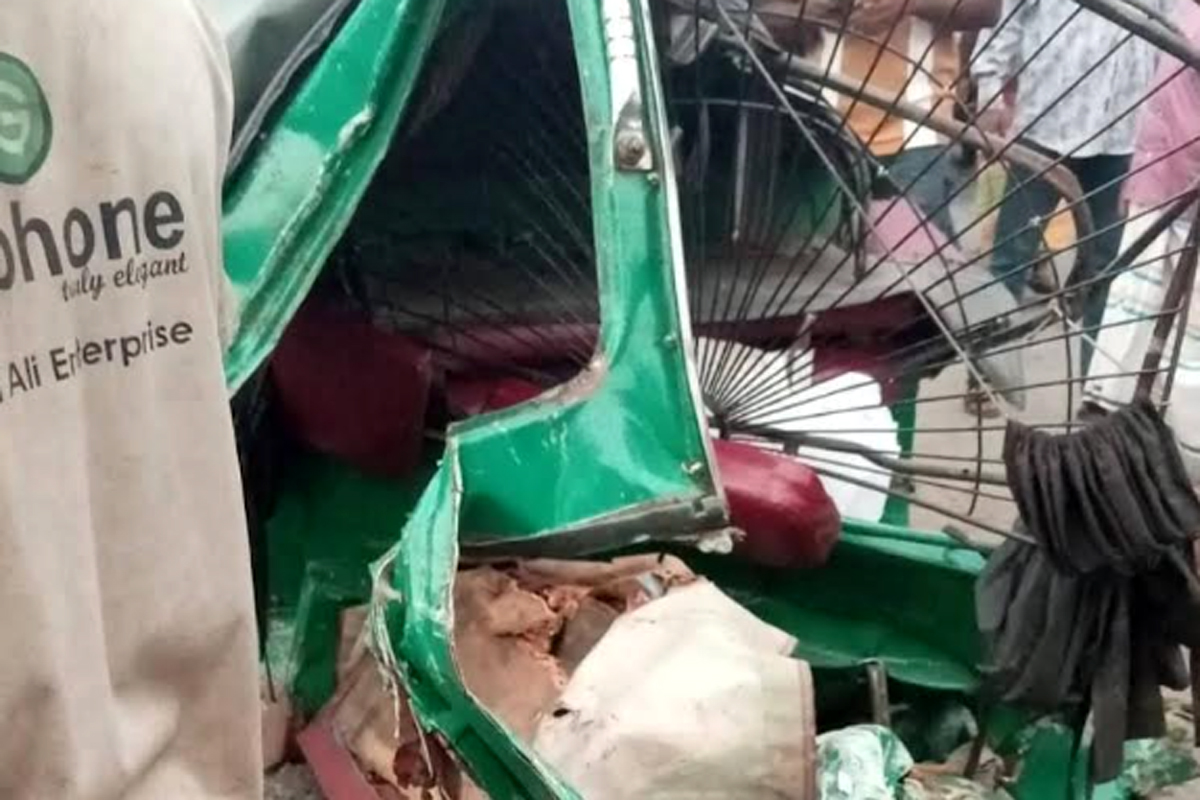 উল্লাপাড়ায় বাস-সিএনজি সংঘর্ষে চালক সহ নিহত ৩