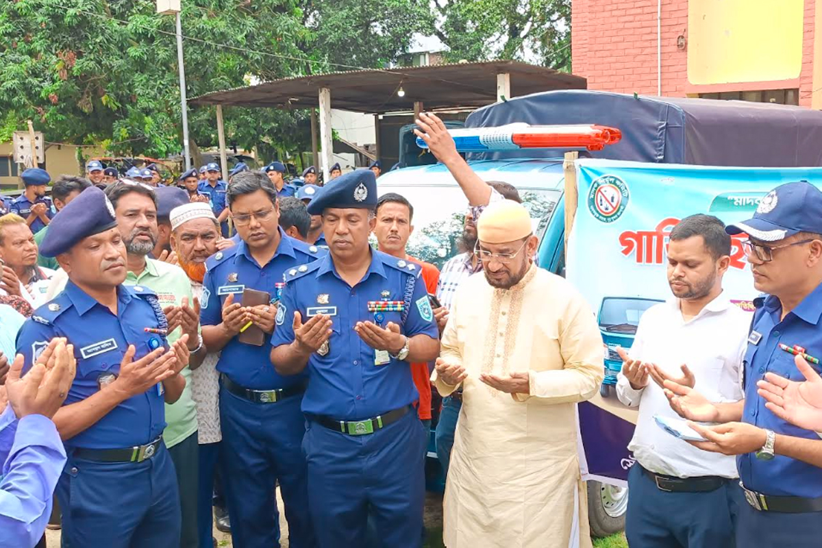 যুব সমাজকে মাদকমুক্ত করার দায়িত্ব আমাদেরই: বিরলে পুলিশকে গাড়ি হস্তান্তর অনুষ্ঠানে পিনাক এমপি