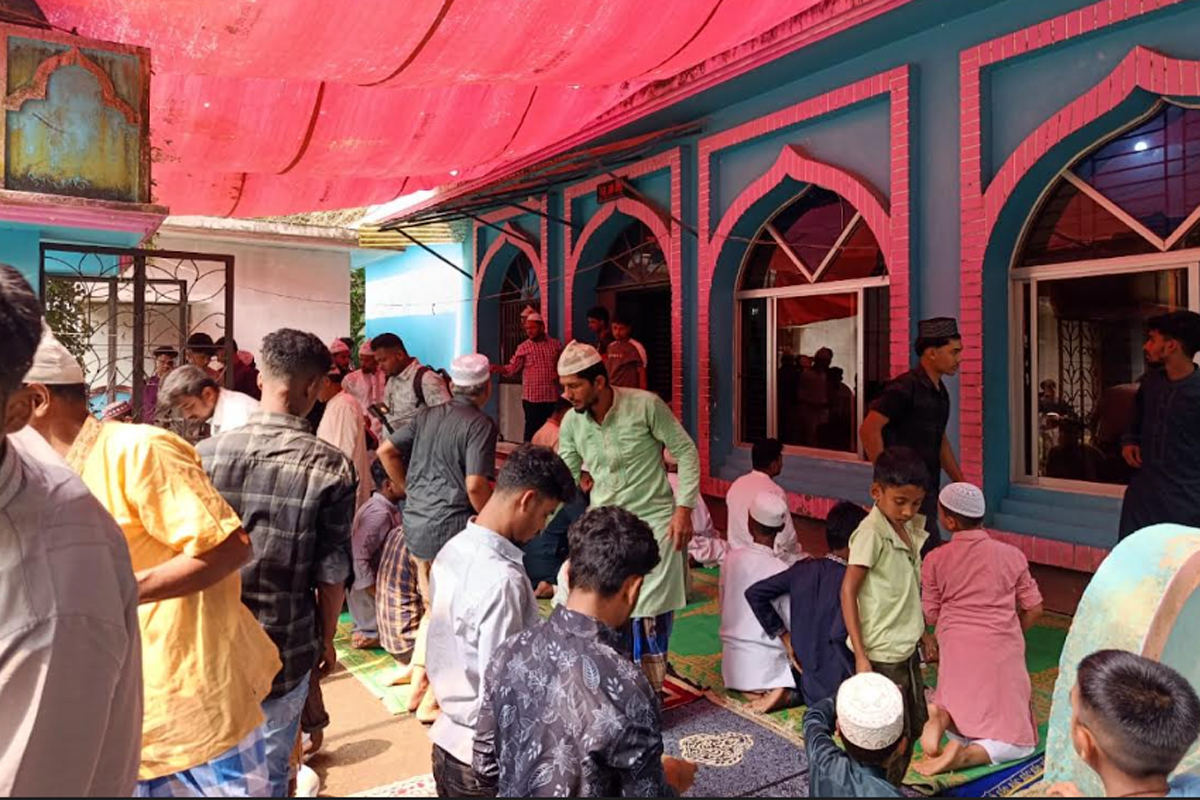 সৌদি আরবের সঙ্গে মিল রেখে নোয়াখালীর ৩ গ্রামে ঈদুল আজহা উদযাপিত