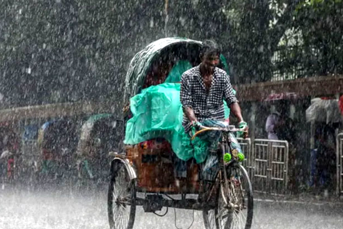 ঈদের দিনে দেশজুড়ে বৃষ্টির পূর্বাভাস: ঢাকা ও চট্টগ্রামে সকালে স্বস্তি, ৩ বিভাগে ভারী বর্ষণের শঙ্কা