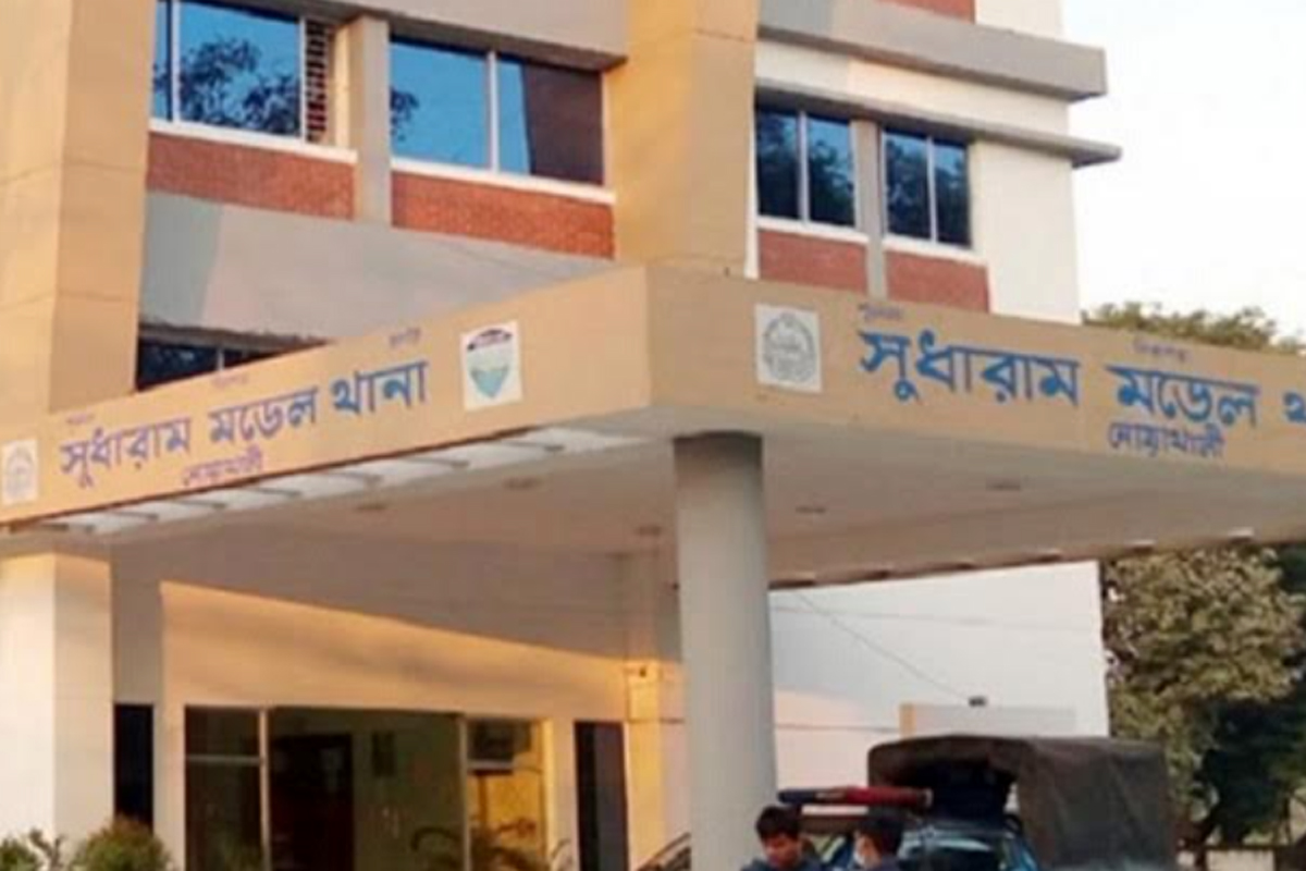 নোয়াখালীতে ছাত্রদল ও নিষিদ্ধ আওয়ামী লীগের সংঘর্ষ: কার্যালয় ও মোটরসাইকেলে আগুন, আহত ৬