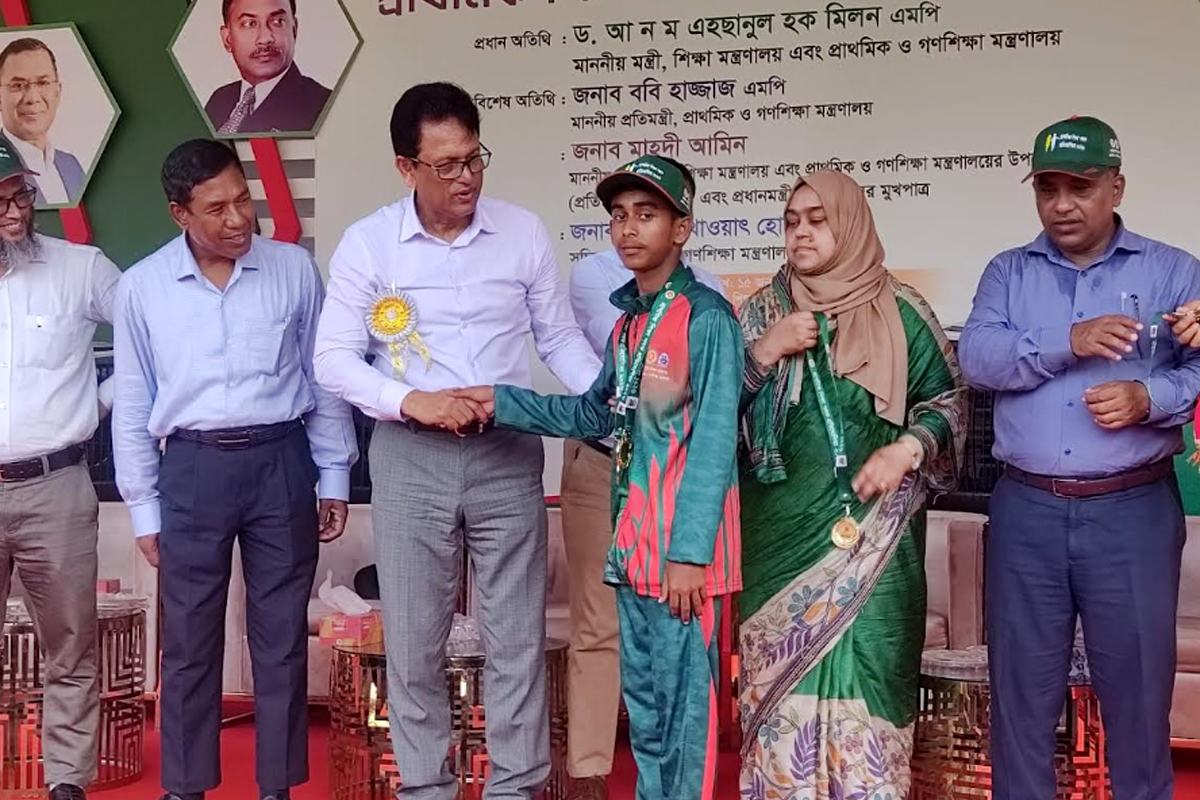 উল্লাপাড়ায় শিশু রিফাত জাতীয় পর্যায়ে প্রথম