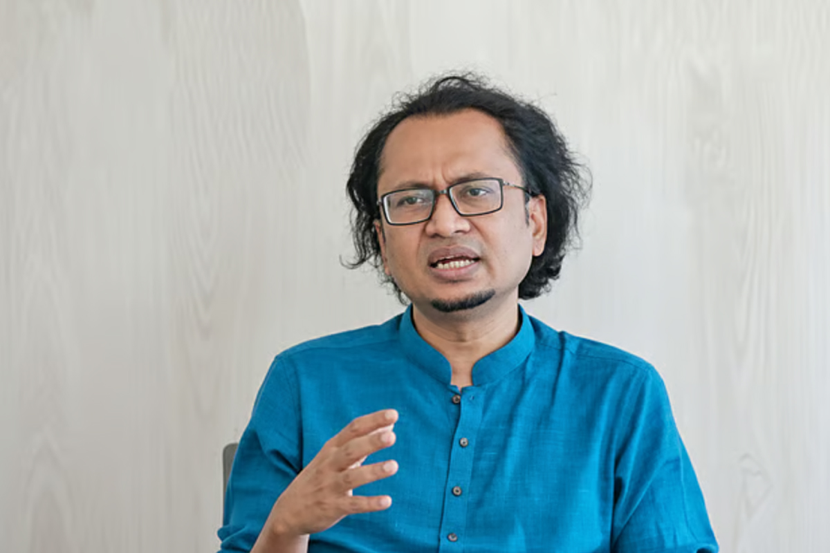 দিল্লি বিমানবন্দরে প্রধানমন্ত্রীর তথ্য উপদেষ্টার সঙ্গে যা ঘটেছে