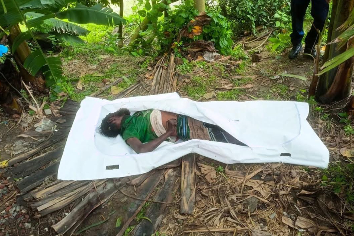 উল্লাপাড়ায় মাথা থেঁতলানো এক ব্যক্তির মরদেহ উদ্ধার