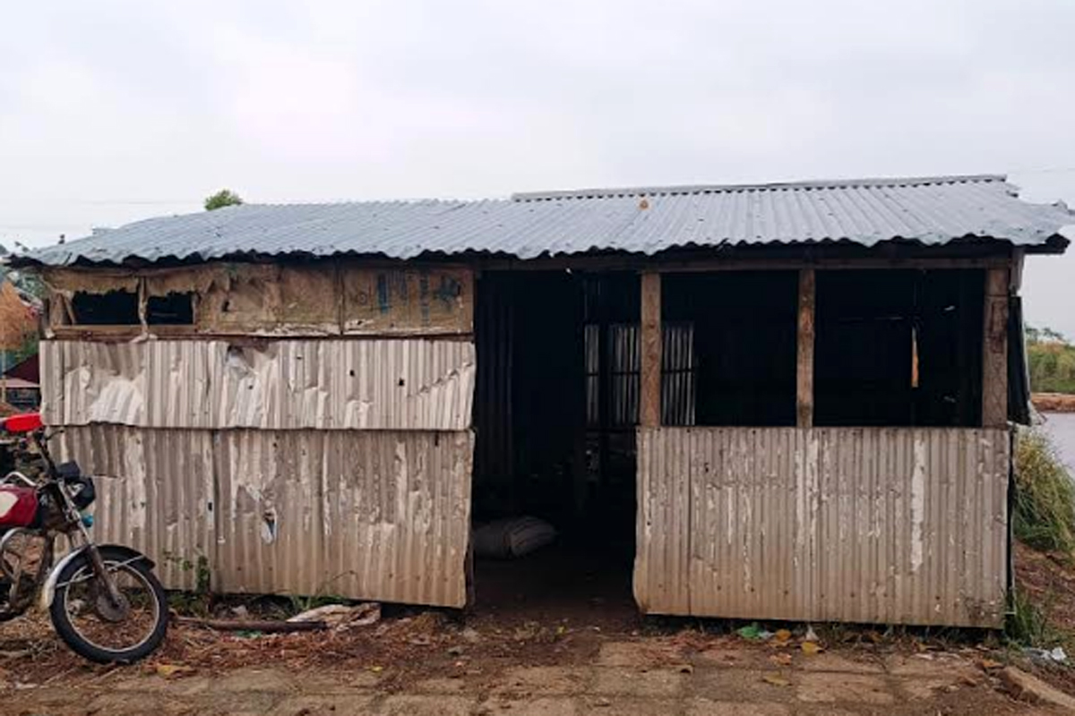 গ্রাম্য বিরোধের জের: সিংড়ায় দোকান লুটপাট, ৩ মাস ধরে বন্ধ শামিমের জীবিকার পথ