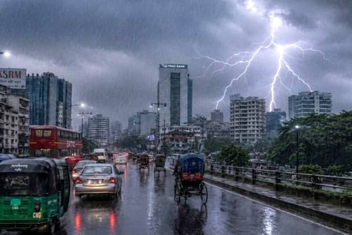 ঘণ্টায় ৮০ কিমি বেগে ঝড়ের পূর্বাভাস: ১২ অঞ্চলে ২ নম্বর নৌ সংকেত