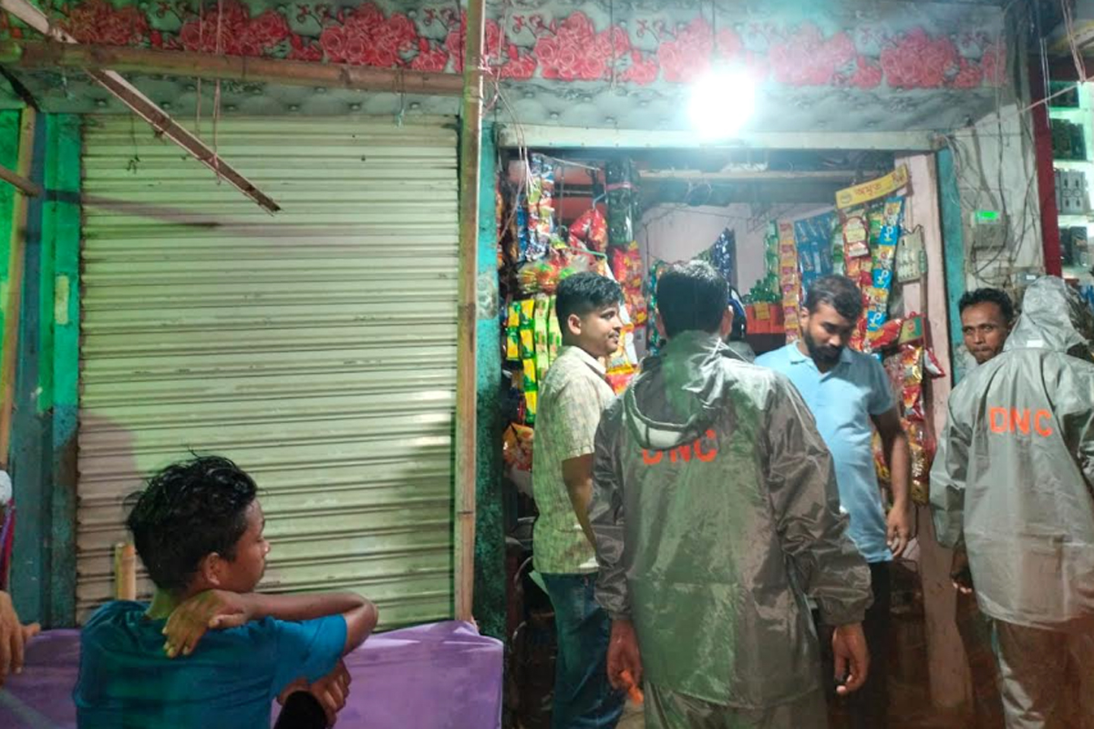 কেতলির নিচে গাঁজার রোল, কবিরহাটে চা দোকানি গ্রেপ্তার