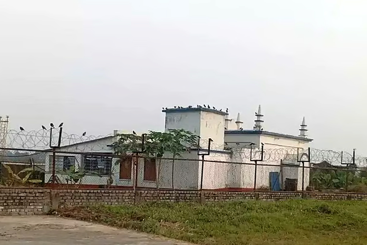 কলকাতা বিমানবন্দরের ১৩৬ বছরের পুরোনো বাঁকড়া মসজিদে জুমার নামাজ আদায় করতে পারেননি মুসল্লিরা