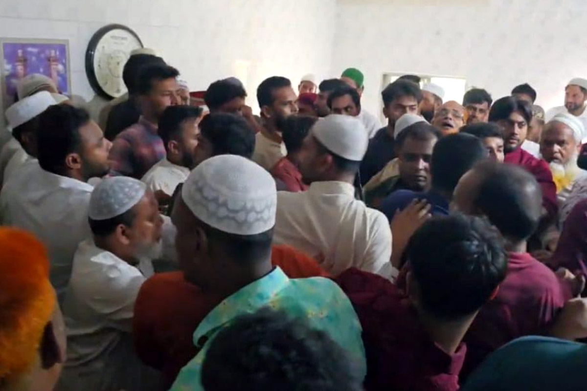 সাঁথিয়ায় জামায়াত এমপির খুতবা দেওয়া নিয়ে বিএনপি-জামায়াত সংঘর্ষ, আহত ১৫