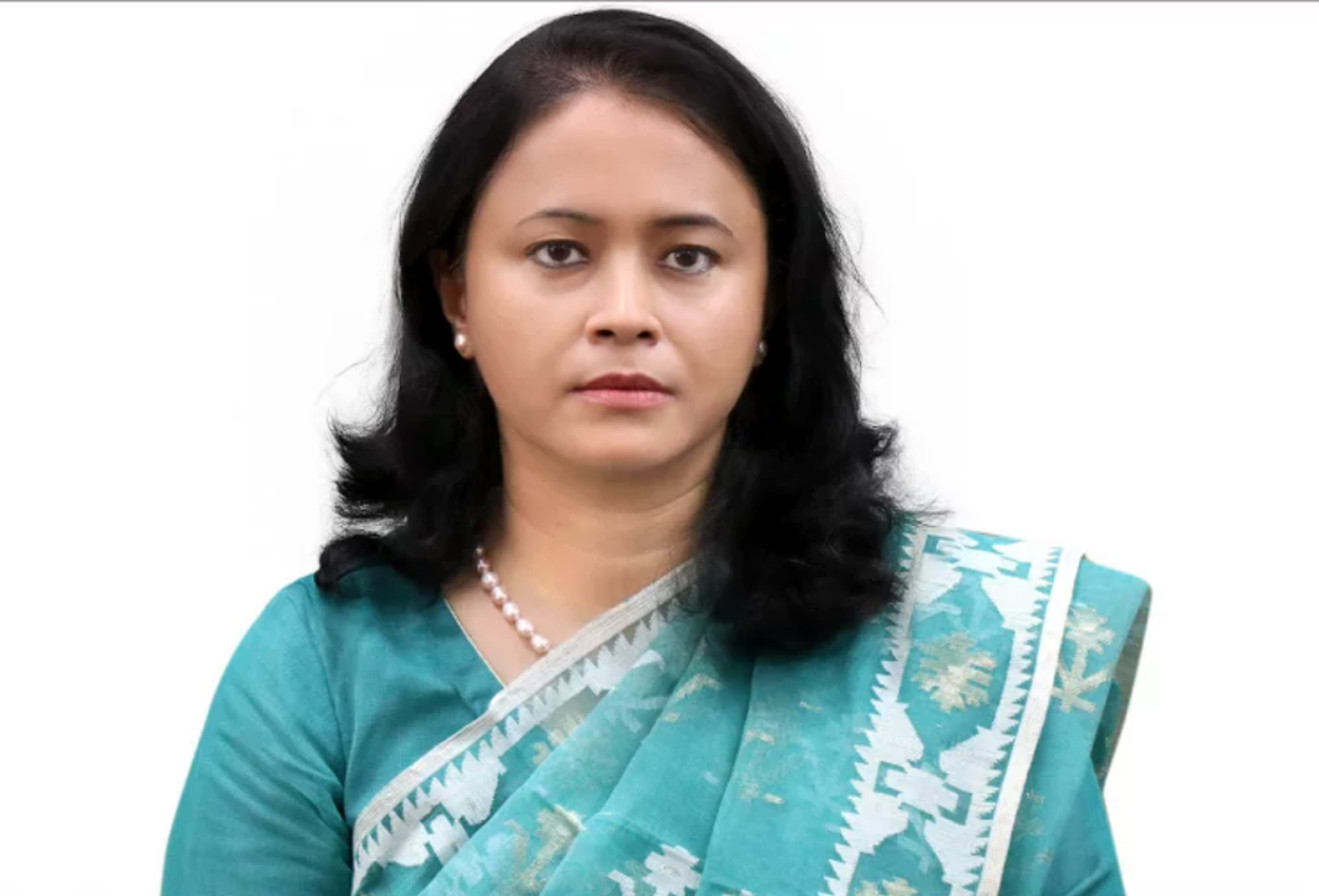 নাটোরের ডিসি প্রত্যাহার, লালপুরের ইউএনও বদলি