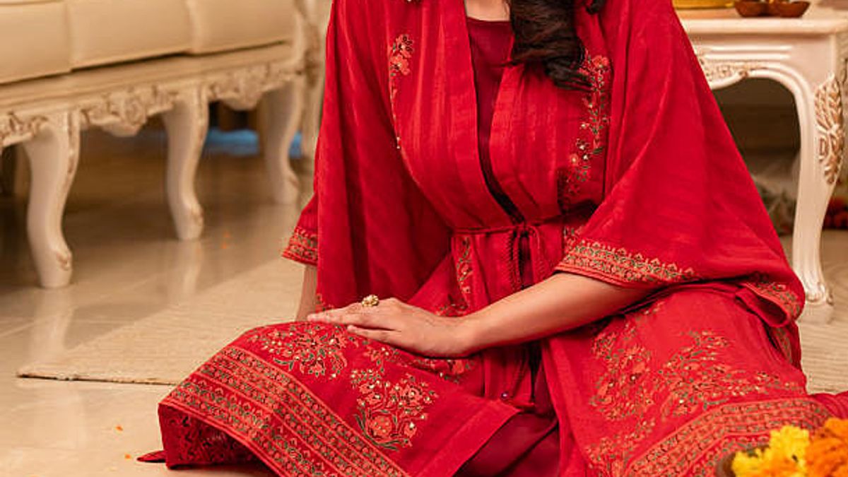 পূজার কালেকশন নিয়ে এসেছে লা রিভ