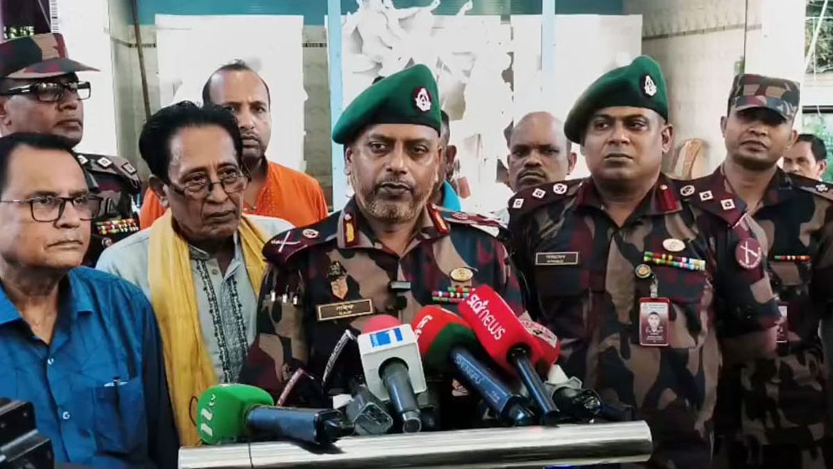 দুর্গাপূজায় সীমান্তে আড়াই হাজার বিজিবি সদস্য, ৬৬৬ মণ্ডপে নিরাপত্তা