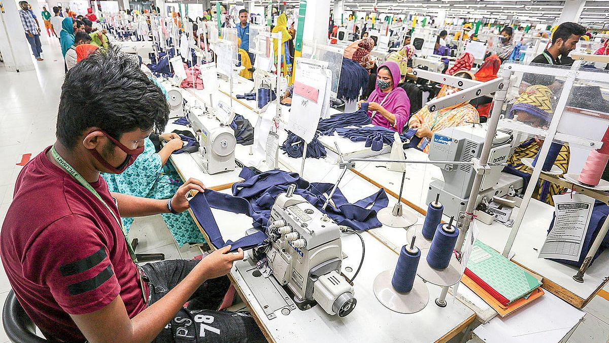 পূজার ছুটিতে চালু থাকবে তৈরি পোশাক কারখানা
