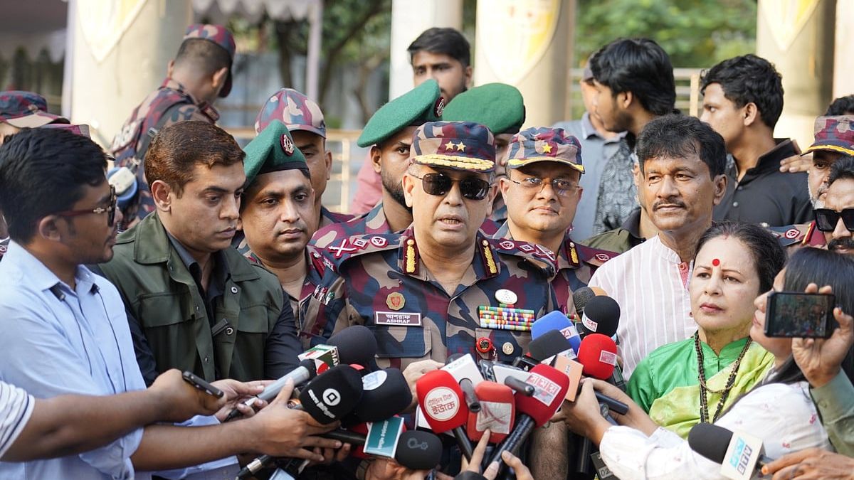 সীমান্তের ১৮০০ পূজামণ্ডপের নিরাপত্তা নিশ্চিত করার কথা জানালেন বিজিবি মহাপরিচালক