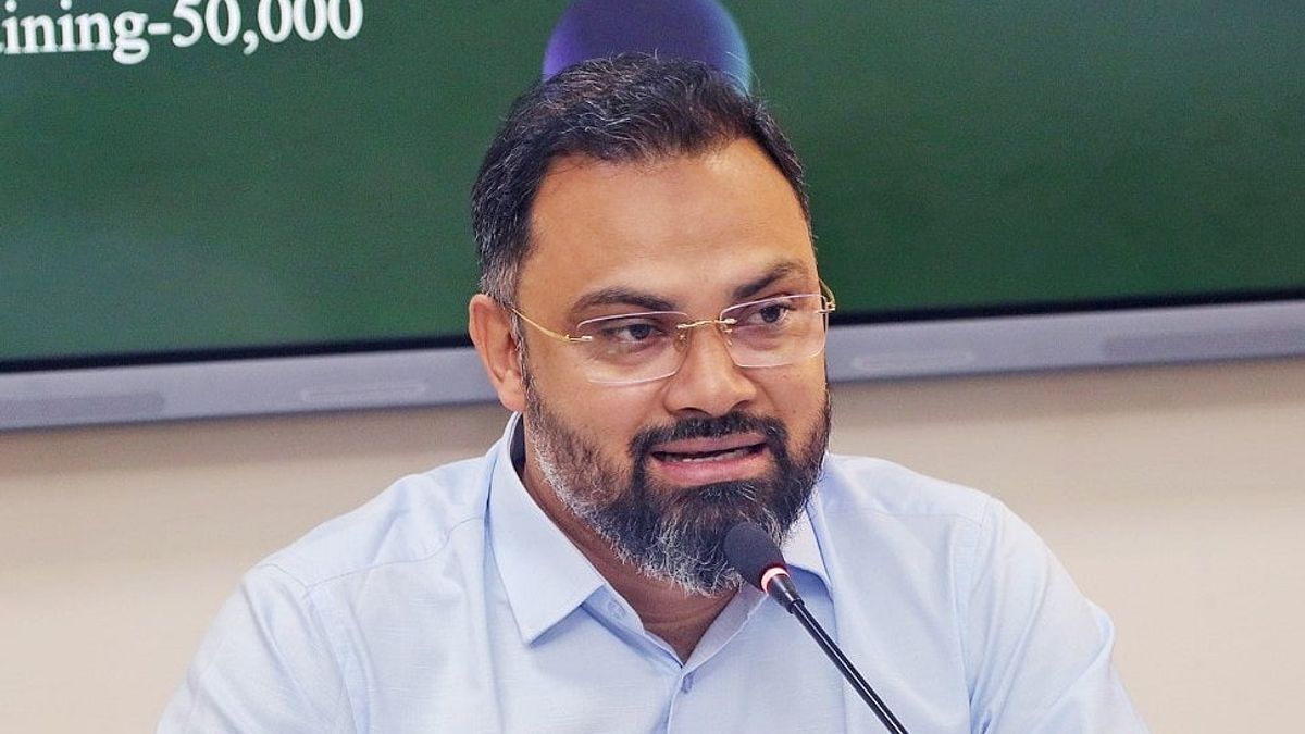 প্রশ্নফাঁস ঠেকাতে সচিবালয়ে রাত কাটাচ্ছেন প্রতিমন্ত্রী