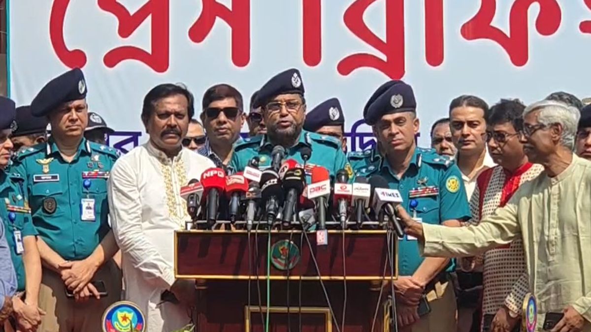 দুর্গাপূজাকে ঘিরে নাশকতার কোনো আশঙ্কা নেই: ডিএমপি কমিশনার