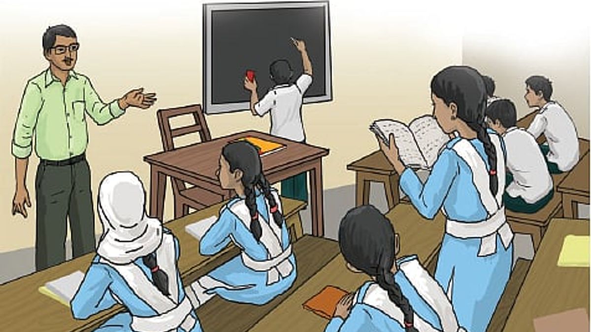স্নাতক অন্য বিষয়ে, তবু মাধ্যমিকে ইংরেজি-গণিত পড়ান ২০ হাজারের বেশি শিক্ষক