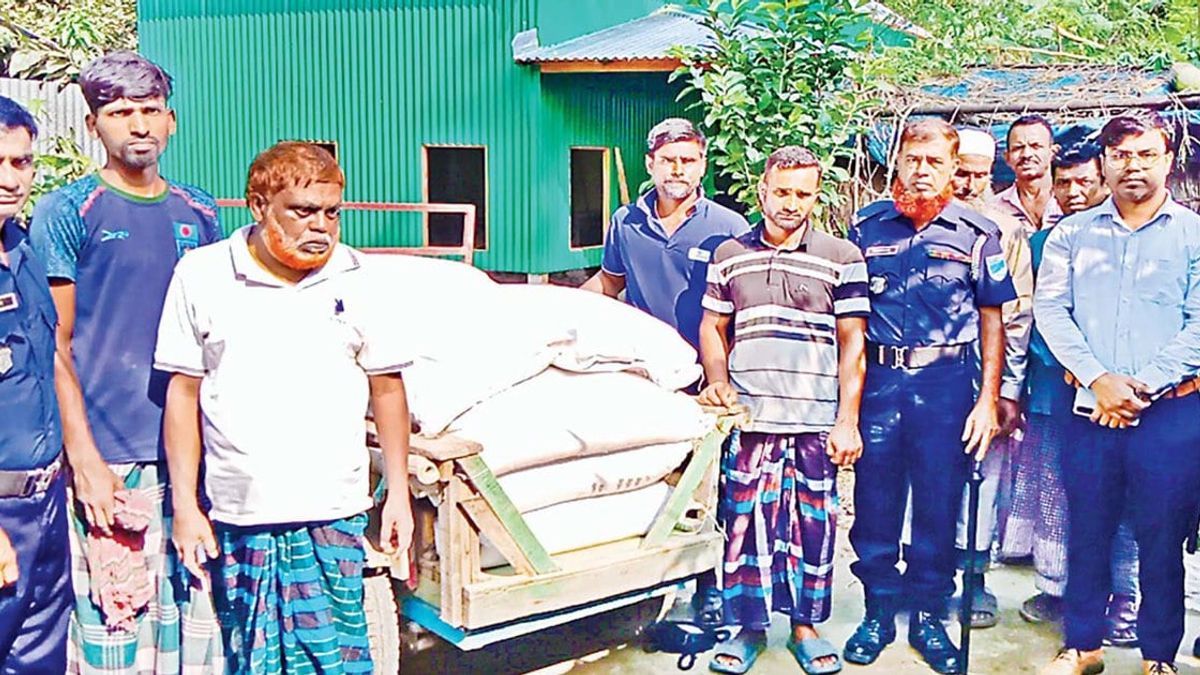 সার ডিলার নিয়োগে দুর্নীতি : বাড়ছে পাচার ও মজুতের ঘটনা