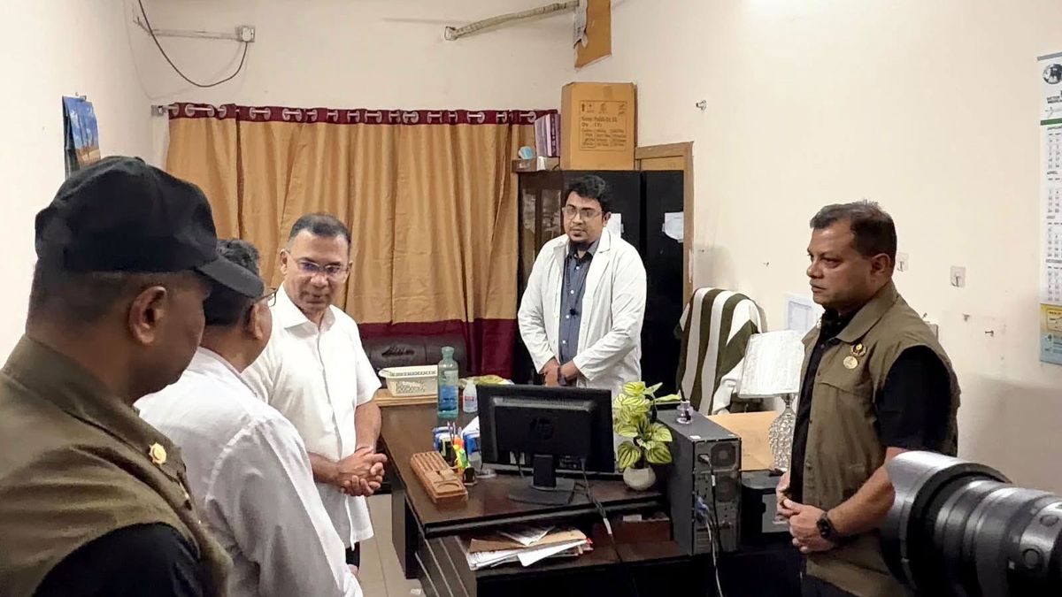 শিশু হাসপাতালে কক্ষেই চিকিৎসকের ধূমপান, দেখেই বরখাস্তের নির্দেশ প্রধানমন্ত্রীর