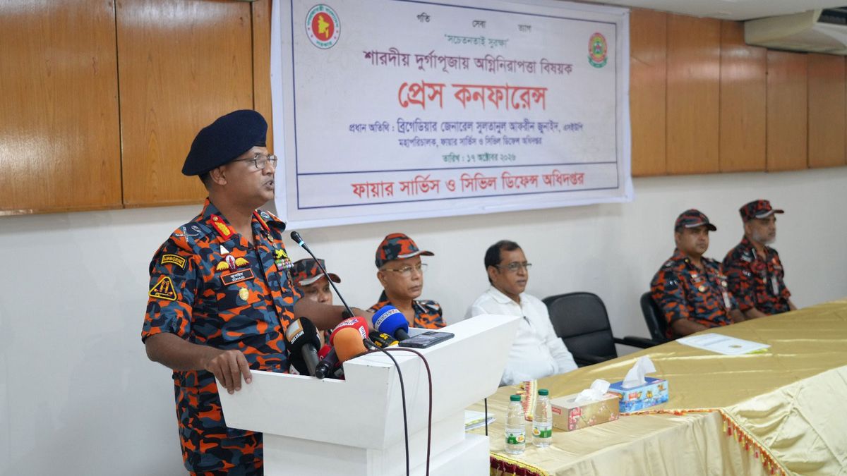 দুর্গাপূজায় নাশকতার হুমকির তথ্য নেই, স্বার্থান্বেষী মহল চেষ্টা করতে পারে: ফায়ার সার্ভিস