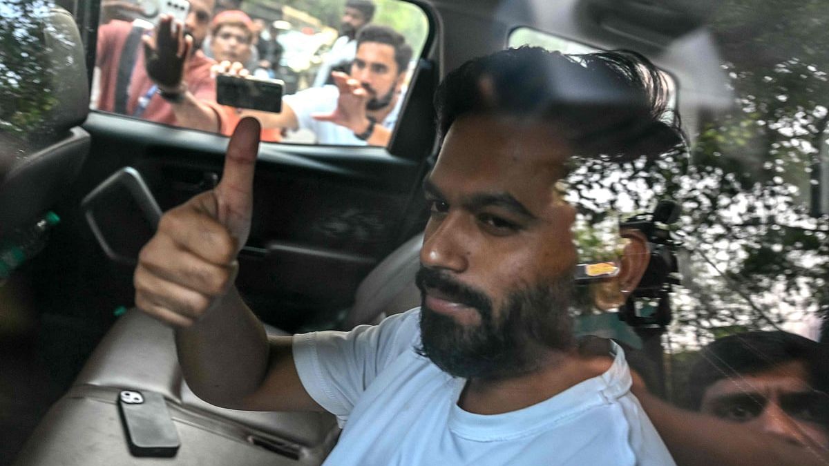 শর্ত সাপেক্ষে মুক্তি দিপকের, এখনো আটক সৌরভ ও রাঙ্কা