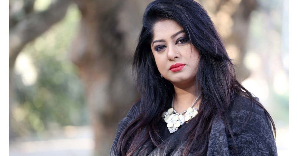 ‘সোনার হরিণ’ খ্যাত গ্রিন কার্ড হাতে পেলেন মৌসুমী