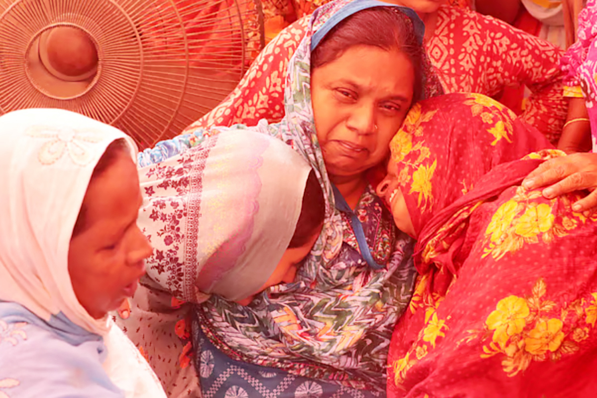 বেপরোয়া গতিতে বাসটি চালাচ্ছিলেন সুপারভাইজার, পিছনের সিটে ঘুমাচ্ছিলেন চালক