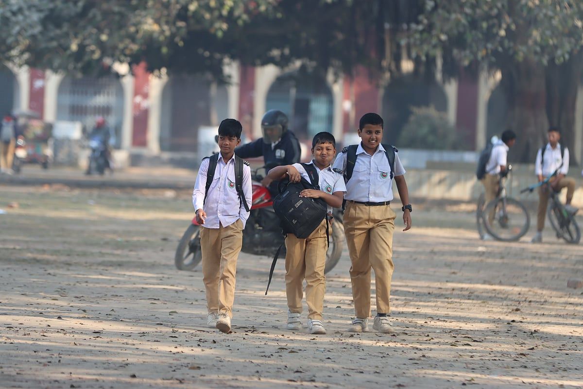 জাতীয় বিপ্লব ও সংহতি দিবসে স্কুল ছুটি, নভেম্বরের শুরুতে মিলছে টানা তিন দিনের ছুটি