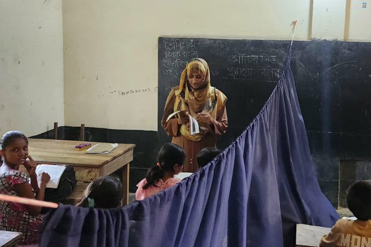 দৌলতপুরে প্রাথমিক শিক্ষার বেহাল দশা অর্ধশতাধিক স্কুল ভবন ঝুঁকিপূর্ণ