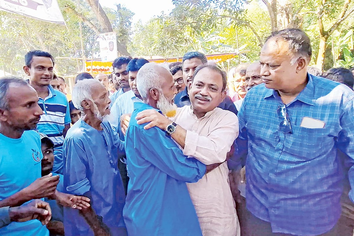 ঠাকুরগাঁও-১ উপনির্বাচনে ভোটার টানতে নানা প্রতিশ্রুতি