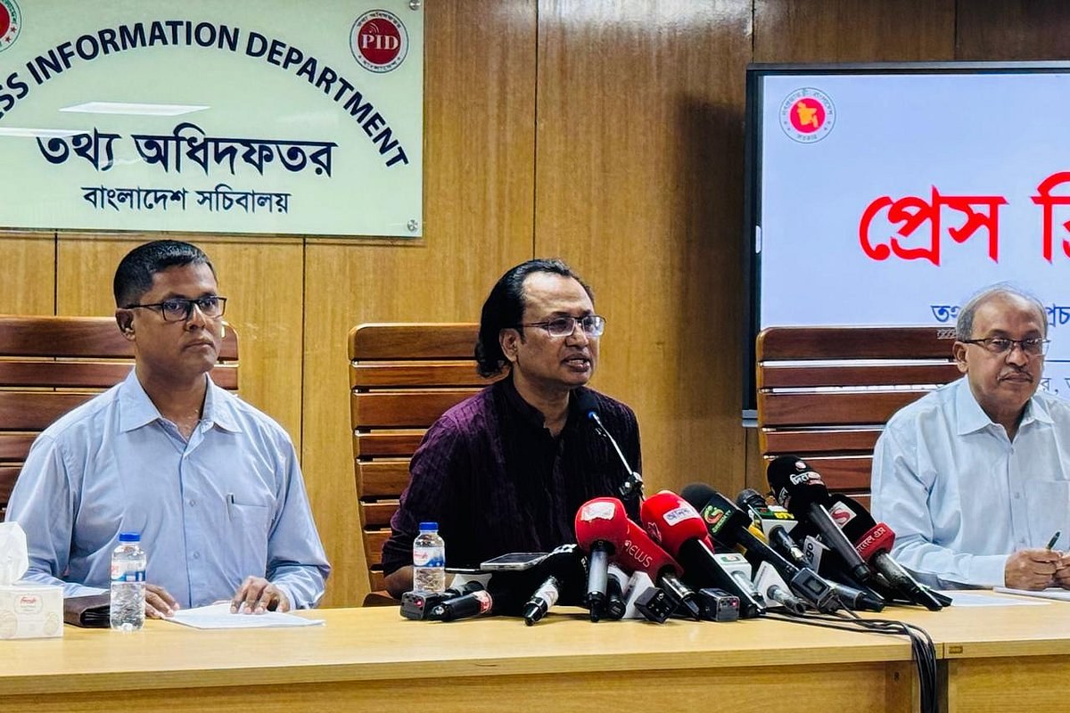 শেখ হাসিনা দেশে ফিরলে ন্যায়বিচারের মুখোমুখি হবেন, মব নয়: প্রধানমন্ত্রীর উপদেষ্টা