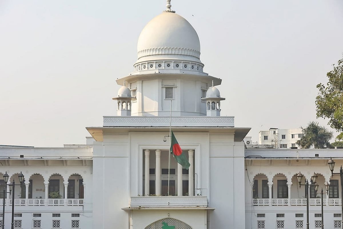 মন্ত্রী-প্রতিমন্ত্রীর একান্ত সচিব হিসেবে তিন বিচারককে পদায়ন কেন বেআইনি নয়