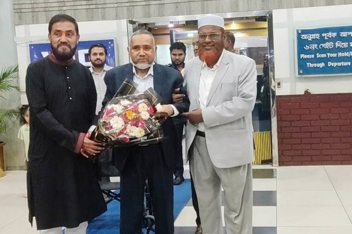 চিকিৎসা শেষে দেশে ফিরলেন বিরোধীদলীয় উপনেতা ডা. তাহের
