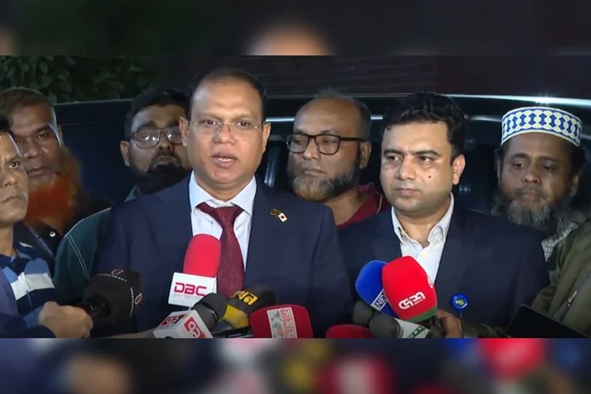 ‘বিমানে যান্ত্রিক ত্রুটির কারণে বিলম্ব হলেও সবাইকে নিয়েই ফিরেছেন প্রধানমন্ত্রী’
