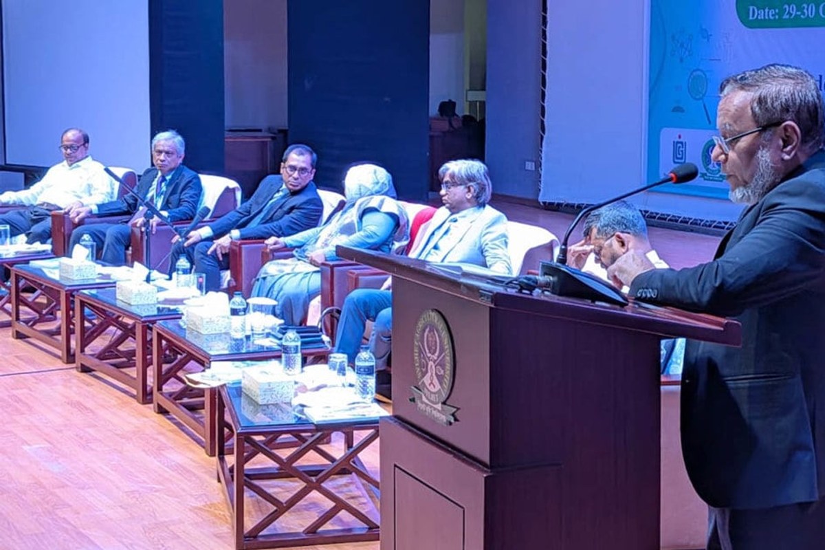 সোরিয়াসিস ছোঁয়াচে রোগ নয়, চিকিৎসার মাধ্যমে নিয়ন্ত্রণে রাখা সম্ভব