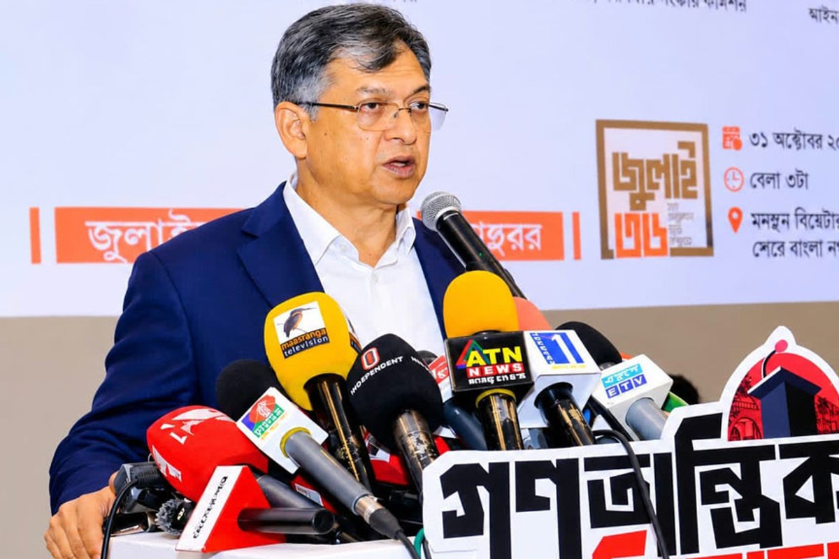 ভবিষ্যৎ ফ্যাসিবাদ রোধে ঐকমত্যের ভিত্তিতে সংবিধান সংশোধন প্রয়োজন: স্বরাষ্ট্রমন্ত্রী