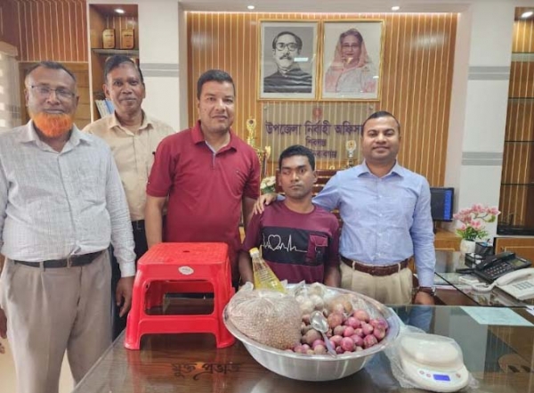 ইউএনও'র মাধ্যমে প্রতিবন্ধী শামীমের কর্মসংস্থান