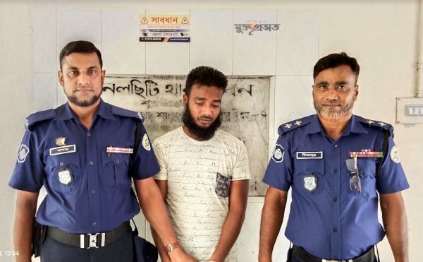 চালককের মাথায় হাতুড়িপেটা করে অটো ছিনতাইয়ের চেষ্টা একজন  আটক