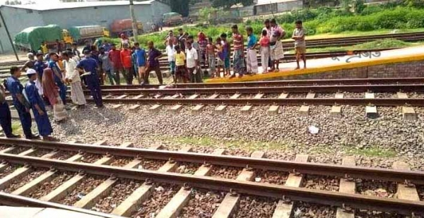 উল্লাপাড়ায় ট্রেনে কাটা পড়ে প্রাণ গেল যুবকের 