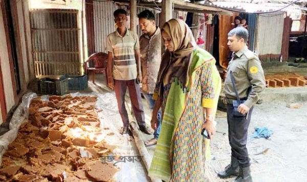 সিংড়ায় ভেজাল গুড় কারখানায় অভিযান, ১০ হাজার টাকা অর্থদণ্ড