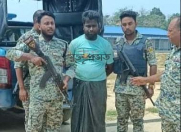 উখিয়া রোহিঙ্গা ক্যাম্প থেকে অস্ত্রসহ আরসা কমান্ডার আটক