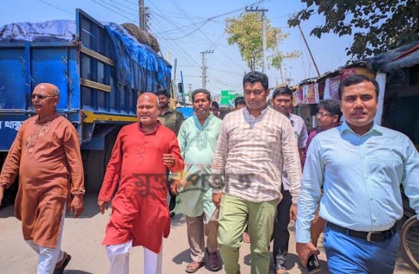 ৭কিঃমিঃ পায়ে হেটে স্ট্রিট লাইটের স্থান নির্ধারণ চেয়ারম্যানের