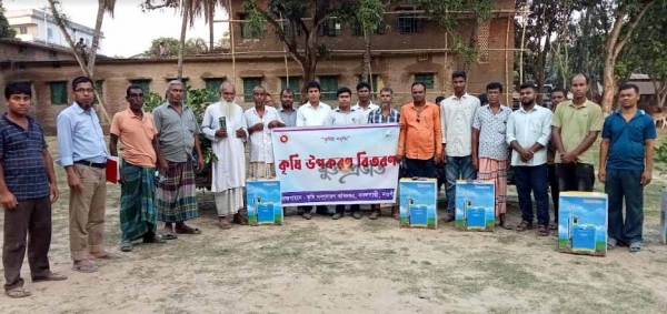 বদলগাছীতে বিনামূল্যে কৃষি উপকরণ বিতরণ
