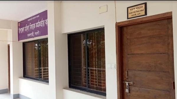 বদলগাছীতে অফিস ছুটির পূর্বেই কর্মস্থল ত‍্যাগ করেন কর্মকর্তা