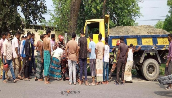 উল্লাপাড়ায় ট্রাক-অটোভ্যান সংঘর্ষে নিহত ১ আহত ৩