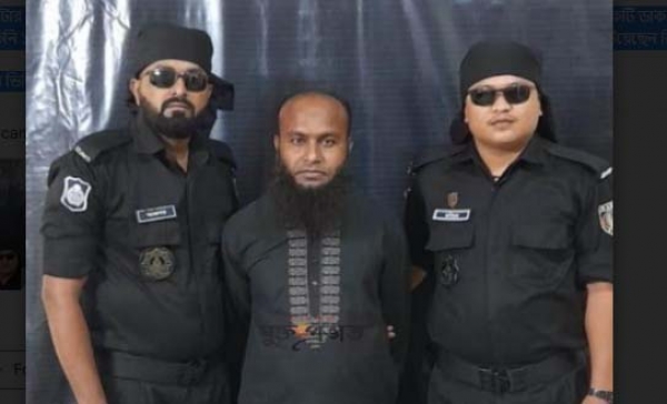 হুজুর বেশে ১৯ বছর কাটালো ডাকাতি মামলার আসামী