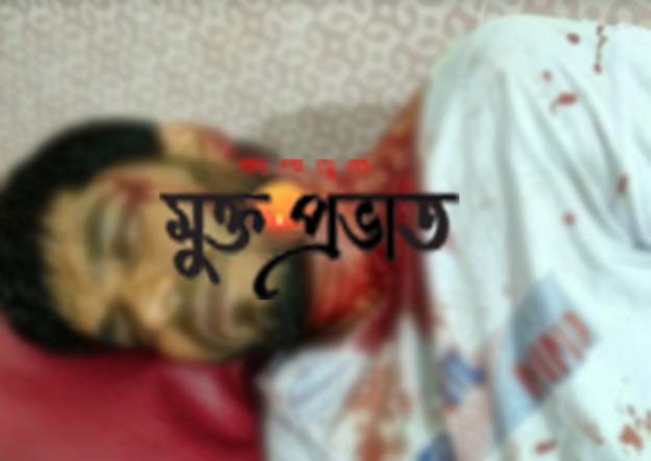 রূপগঞ্জে সংবাদ প্রকাশের জেরে সাংবাদিককে কুপিয়ে হত্যার চেষ্টা কলি বাহিনী 