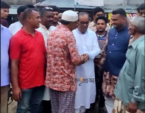 দলীয় প্রতীক নৌকার পক্ষে গনসংযোগ করেন সৈয়দ নজরুল ইসলাম 